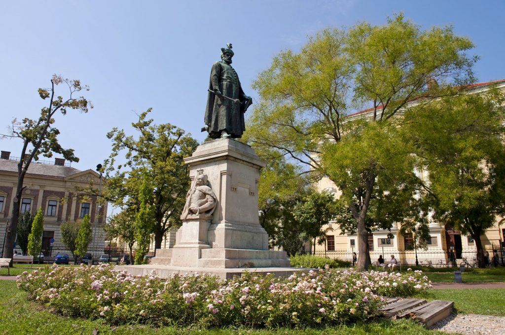 Emlekkert-Bocskai-szobor Debrecen