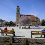 Átadták Tiszafüred megújult fõterét