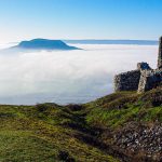 Tanúhegyek váraiban