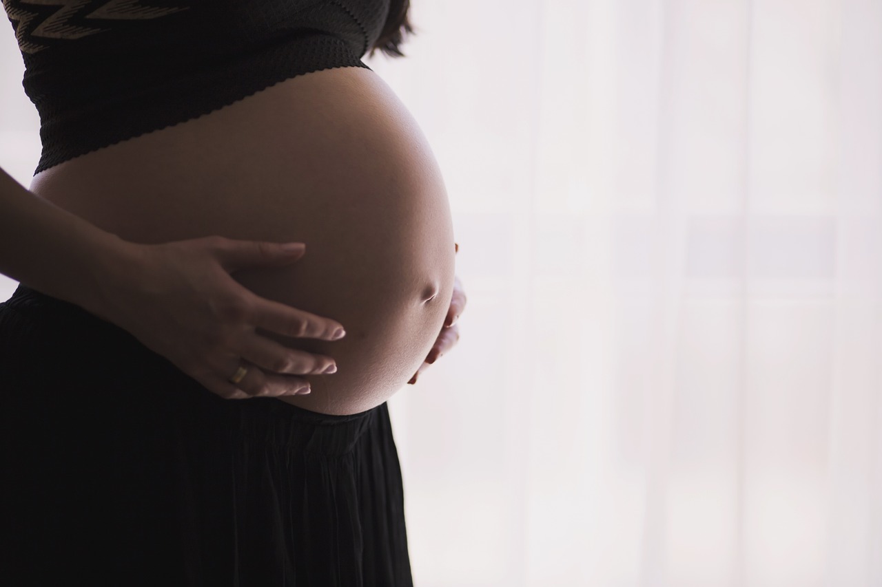 terhes állapotos várandós