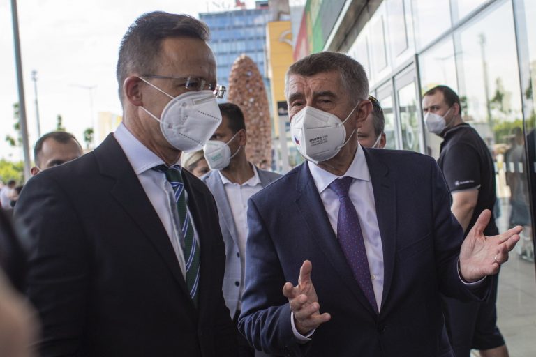 SZIJJÁRTÓ Péter; BABIS, Andrej cseh