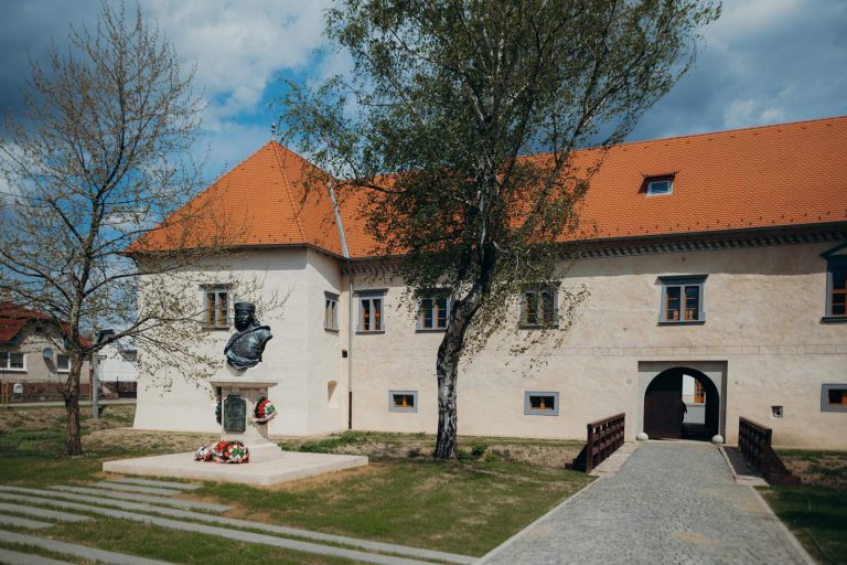 Borsi Rákóczi-várkastély
