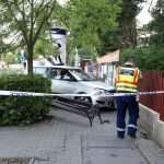 Padon ülõ nõt és gyerekeit gázolta el egy autós Budapesten