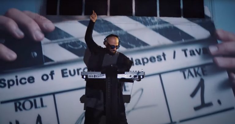 Lotfi Begi George Ezra világszerte ismert Budapest című számát gondolta újra