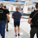 Teneriférõl hozták haza egy rablássorozat gyanúsítottját