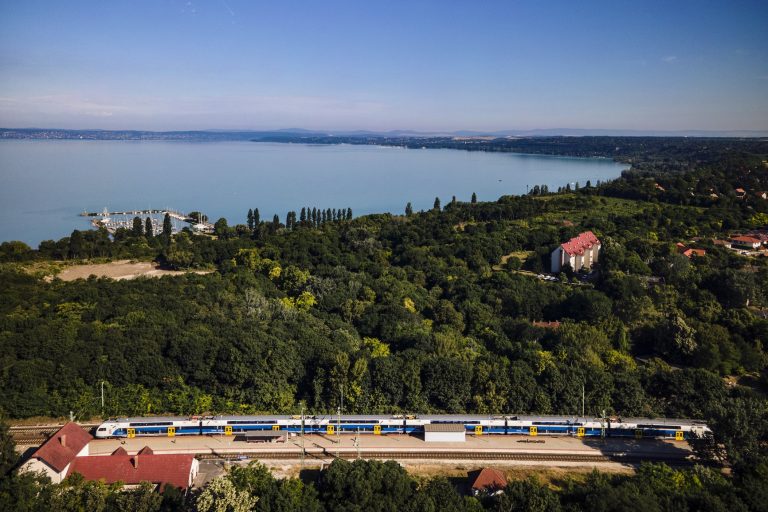Balaton vonat vasút