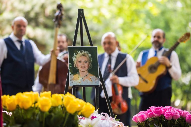 Budapesten helyezték végső nyugalomra Gábor Zsazsa hamvait