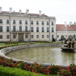 Átadták a fertõdi Esterházy-kastély csaknem kétmilliárd f