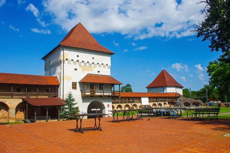 A marosvásárhelyi vár Kapu - és Szabó-tornya