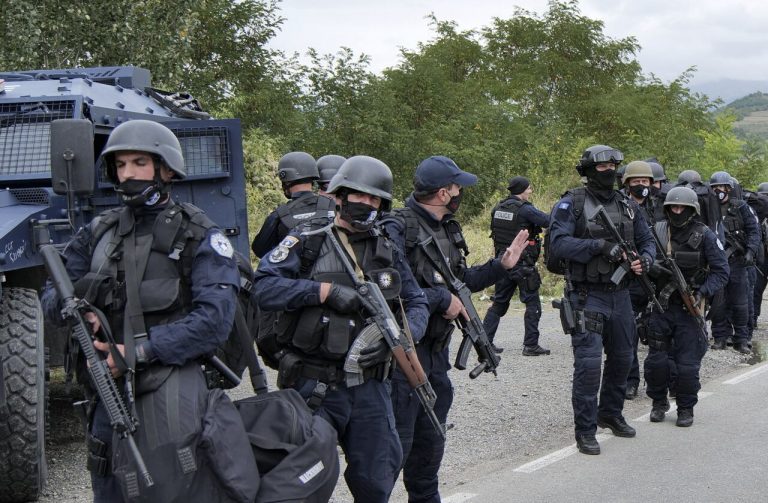 Feszült helyzet a koszovói határon