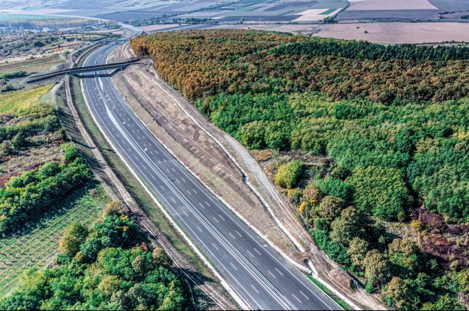 M30-as autópálya Miskolc és Tornyosnémeti között átadott szakaszának köszönhetően közvetlen autópálya kapcsolat jött létre a borsodi megyeszékhely és Kassa között. Fotó: NIF Zrt.