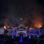 teljes terjedelmében ég a Borostyán Med Hotel tetőszerkezete (2)