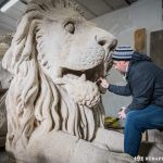 A Lánchíd oroszlánjai restaurálás alatt