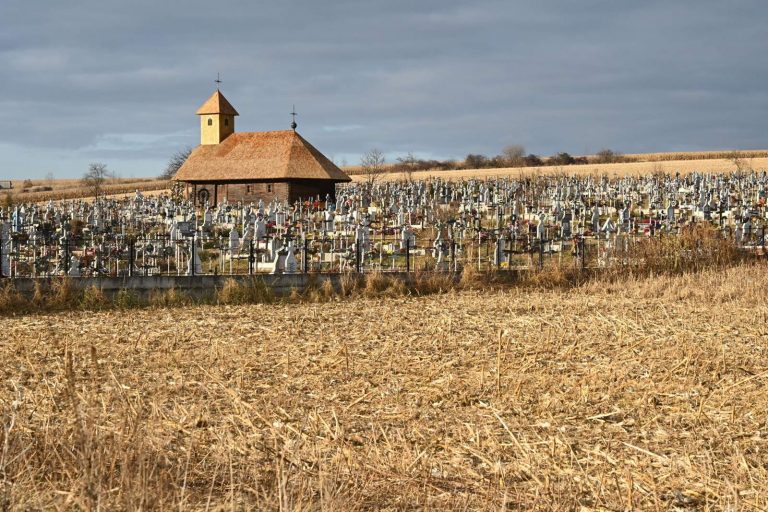 Teljesen megújult a XV. századi fából készült csángó műemléktemplom