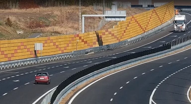 m30 szembe