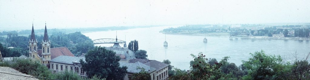 A Mária Valéria-híd csonka állapotában 1969-ben (Wikipédia)