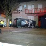 Elképesztő erővel csapódott egy háznak az embercsempész autója, heten vesztették életüket - képek