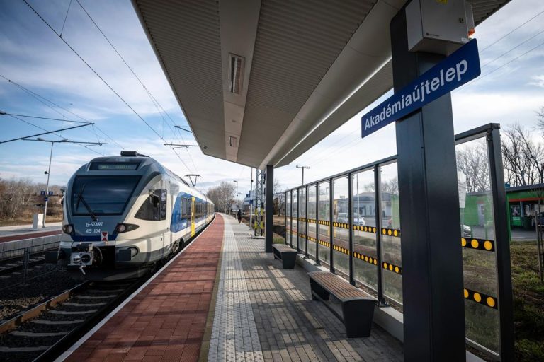 akadémiaújtelep vasútállomás