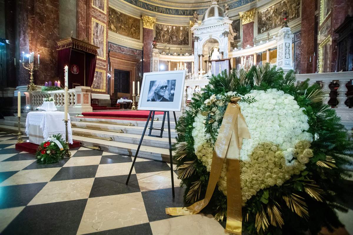 Elbúcsúztatták Kóbor Jánost a bazilikában. Fotó: MTI