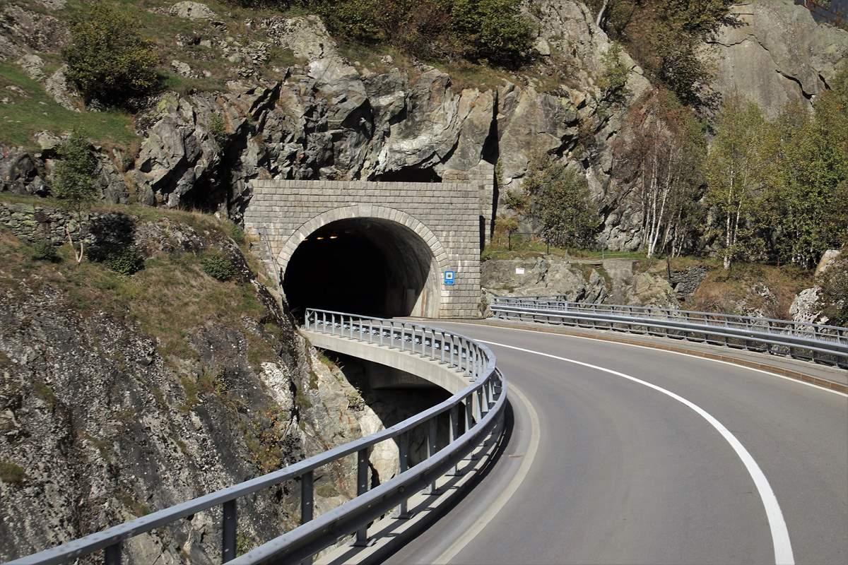 alagút hegy autópálya országút