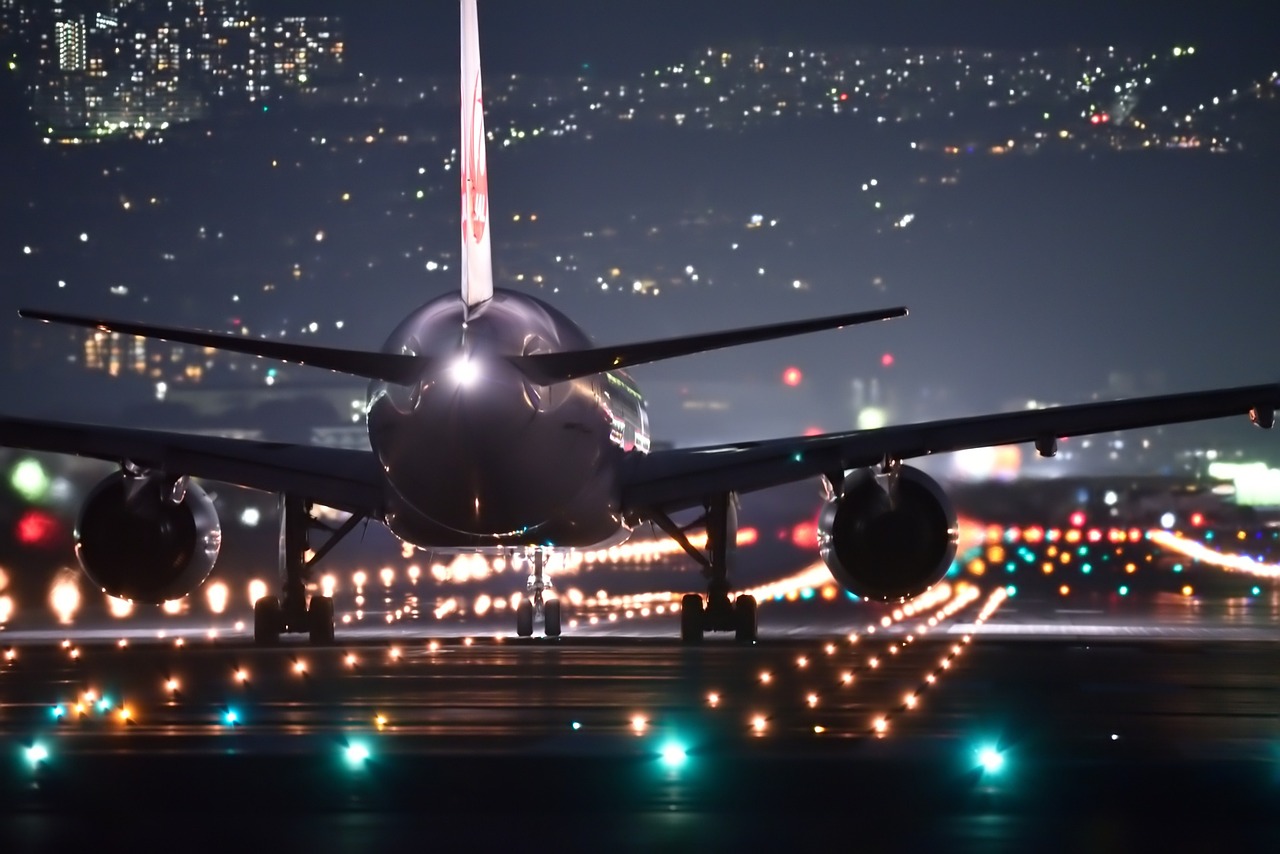 repülőtér éjszaka légitársaság