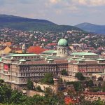 A budai vár mai látképe (Wikipédia)