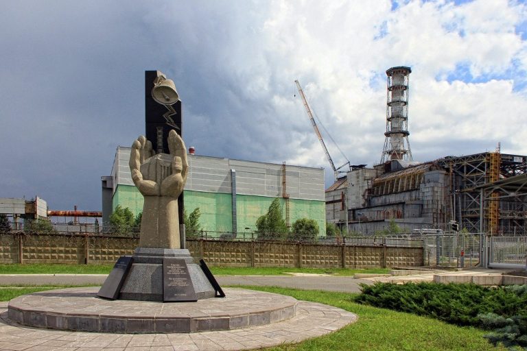 Csernobili emlékmű