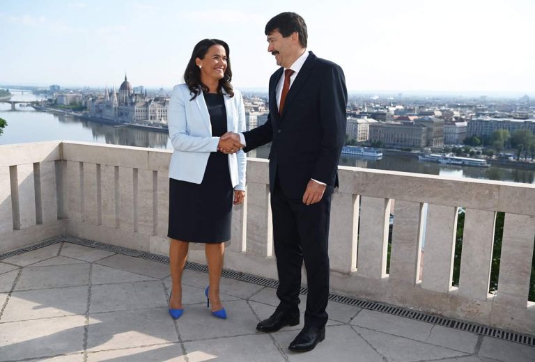 Átvette államfői hivatalát Novák Katalin