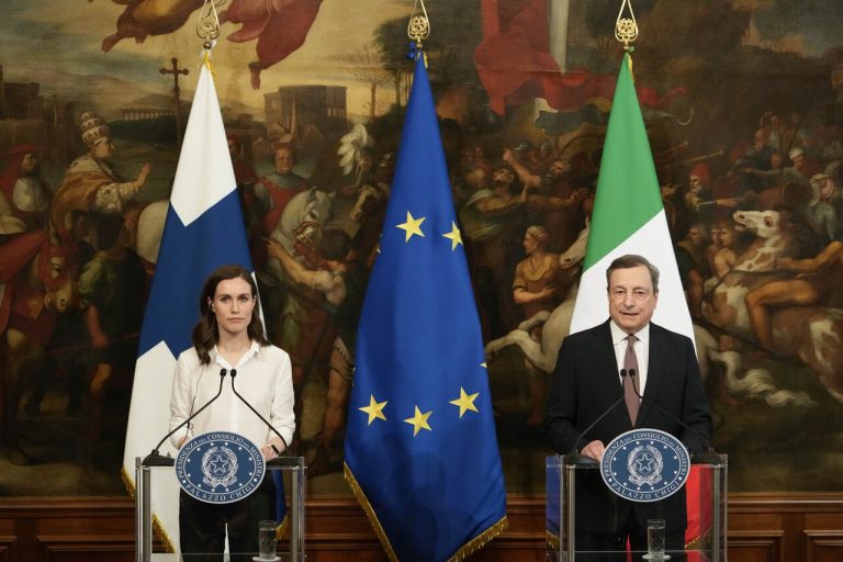Sanna Marin és Mario Draghi