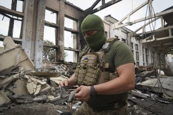 Lebombázott ukrán egyetem