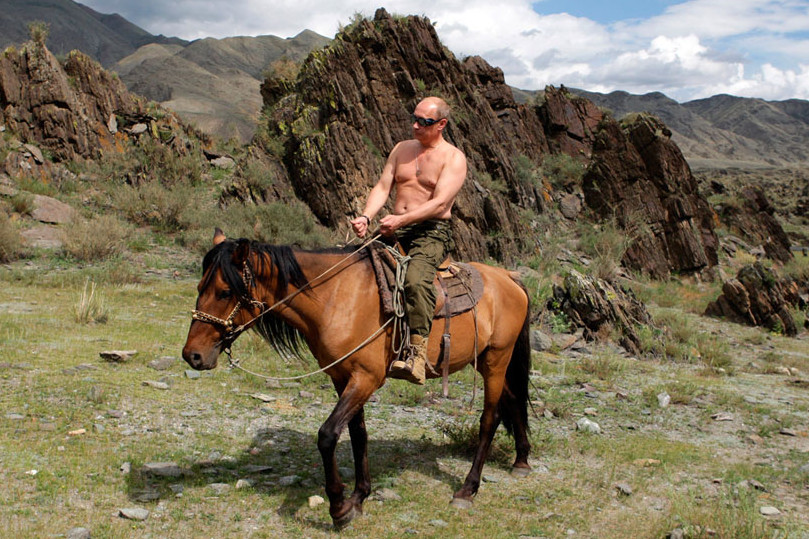 Putyin lóháton