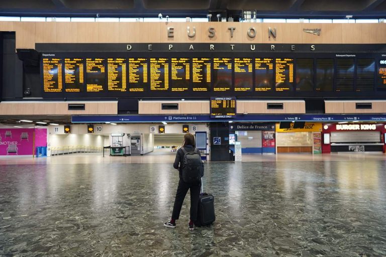 Sztájk UK Nagy-Britannia Egyesült királyság vonat metró