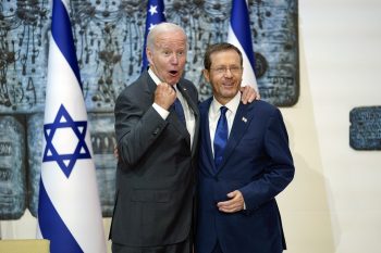Joe Biden és Jichák Hercog