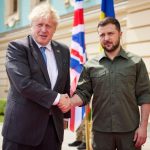 Boris Johnson és Volodimir Zelenszkij