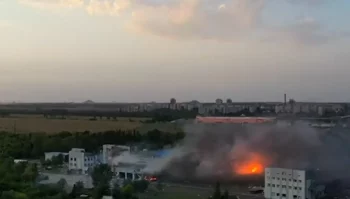 Videók orosz lőszerraktár robbanása Ukrajnában