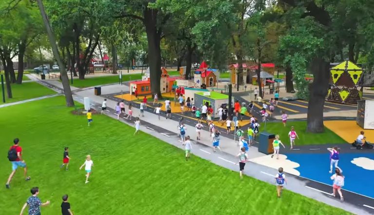 nagyerdő debrecen játszótér sziget-kék