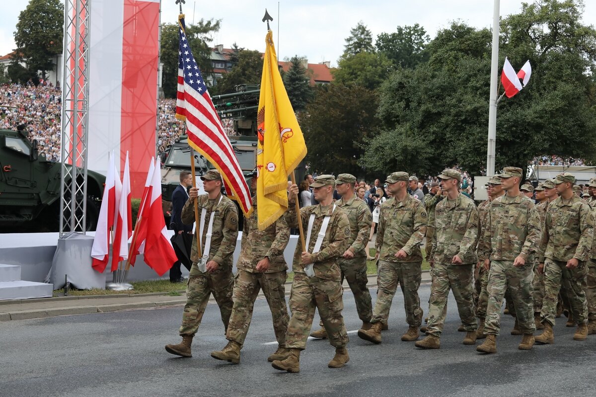 Lengyel és amerikai katonák