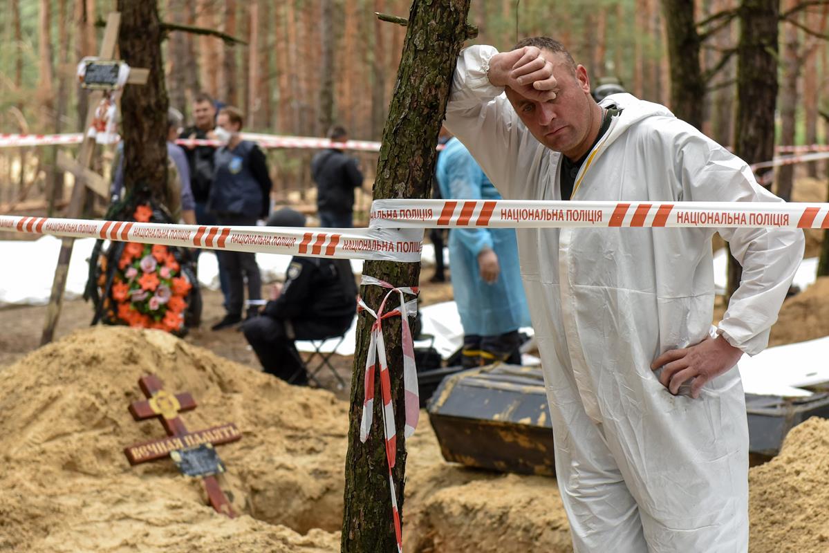 izjum ukrajna tömegsír