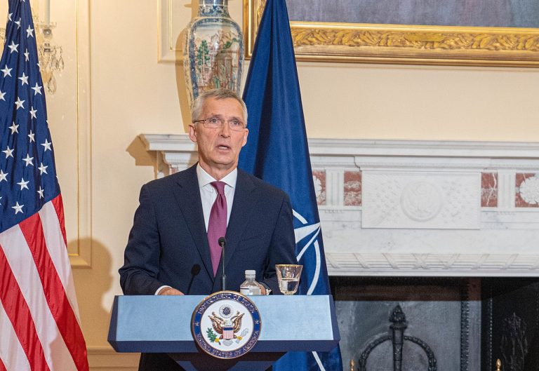 jens stoltenberg nato főtitkár