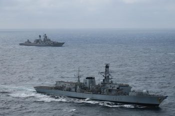 kíséret orosz hadihajó