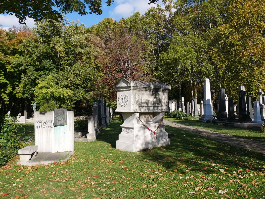 Nagy Lajos és Semmelweis Ignác síremléke
