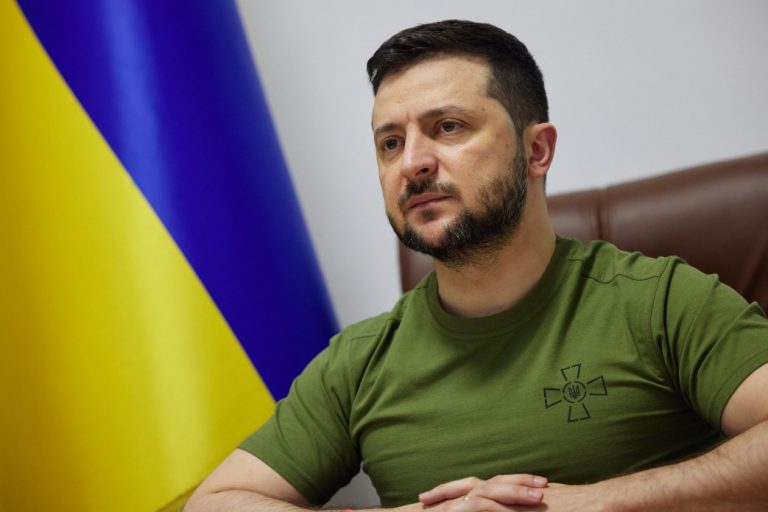 Volodimir Zelenszkij Ukrajna elnöke ukrán