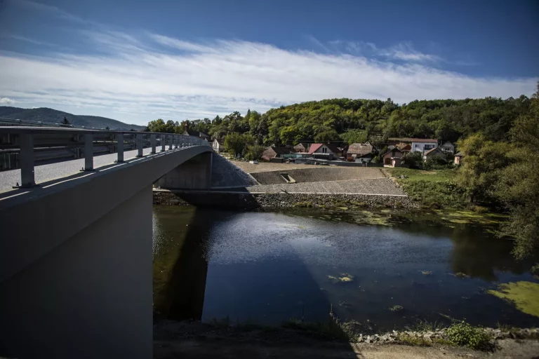 Helemba-Ipolydamásd közti új híd.