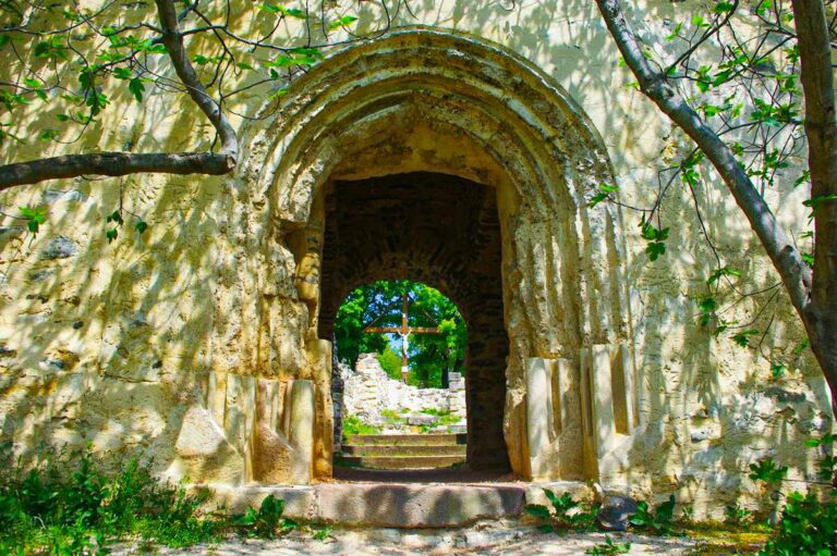 A Szent Balázs-templom bejárata