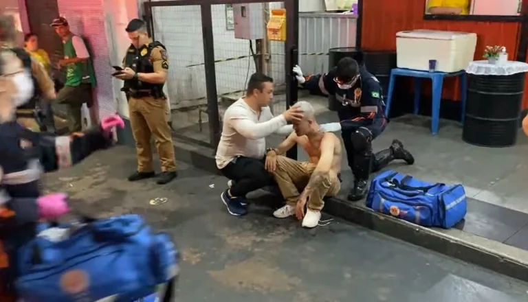 Hátulról fejbelőtték túlélte videók
