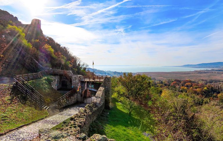 Kilátás a Balatonra