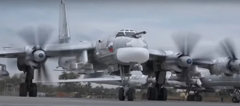 Nukleáris bombázót küldött Putyin Japán irányába