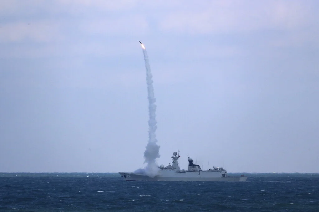 Orosz és kínai hadgyakorlat Tajvan fegyverkezik