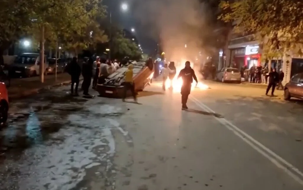 Tüntetések robbantak ki miután fejbe lőttek egy cigány srácot