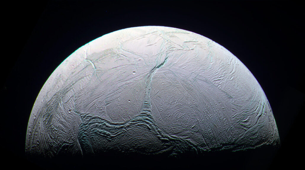 szaturnusz hold enceladus élet
